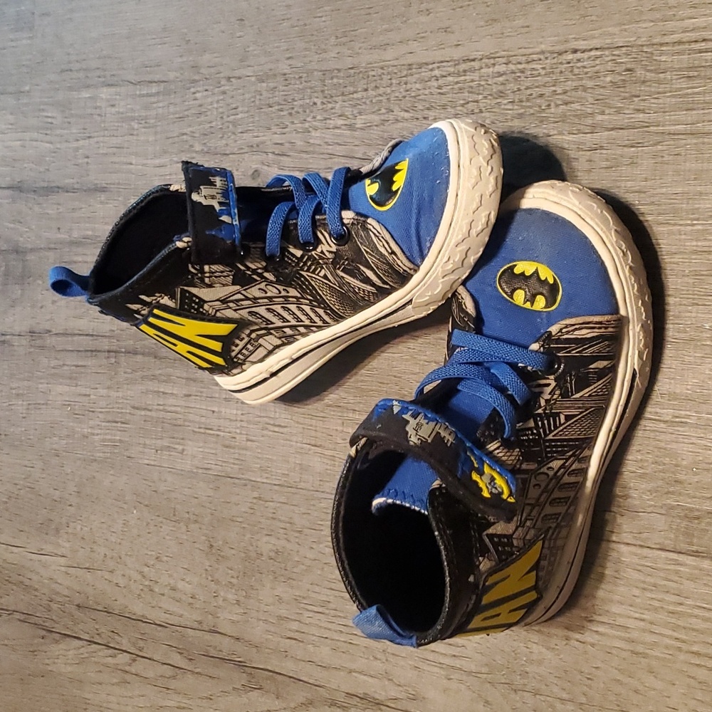 Kids Batman size 8 high top sneakers